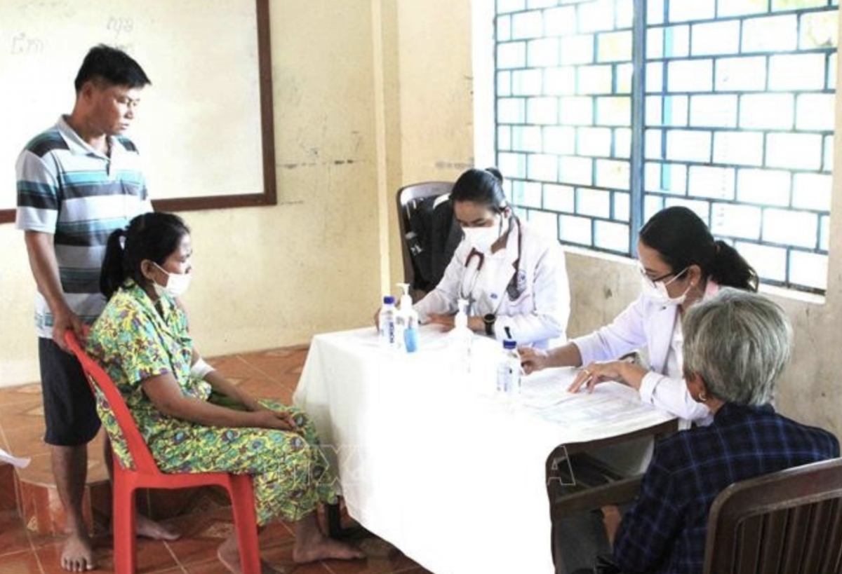 Free health check-ups for the disadvantaged in southern Cambodia